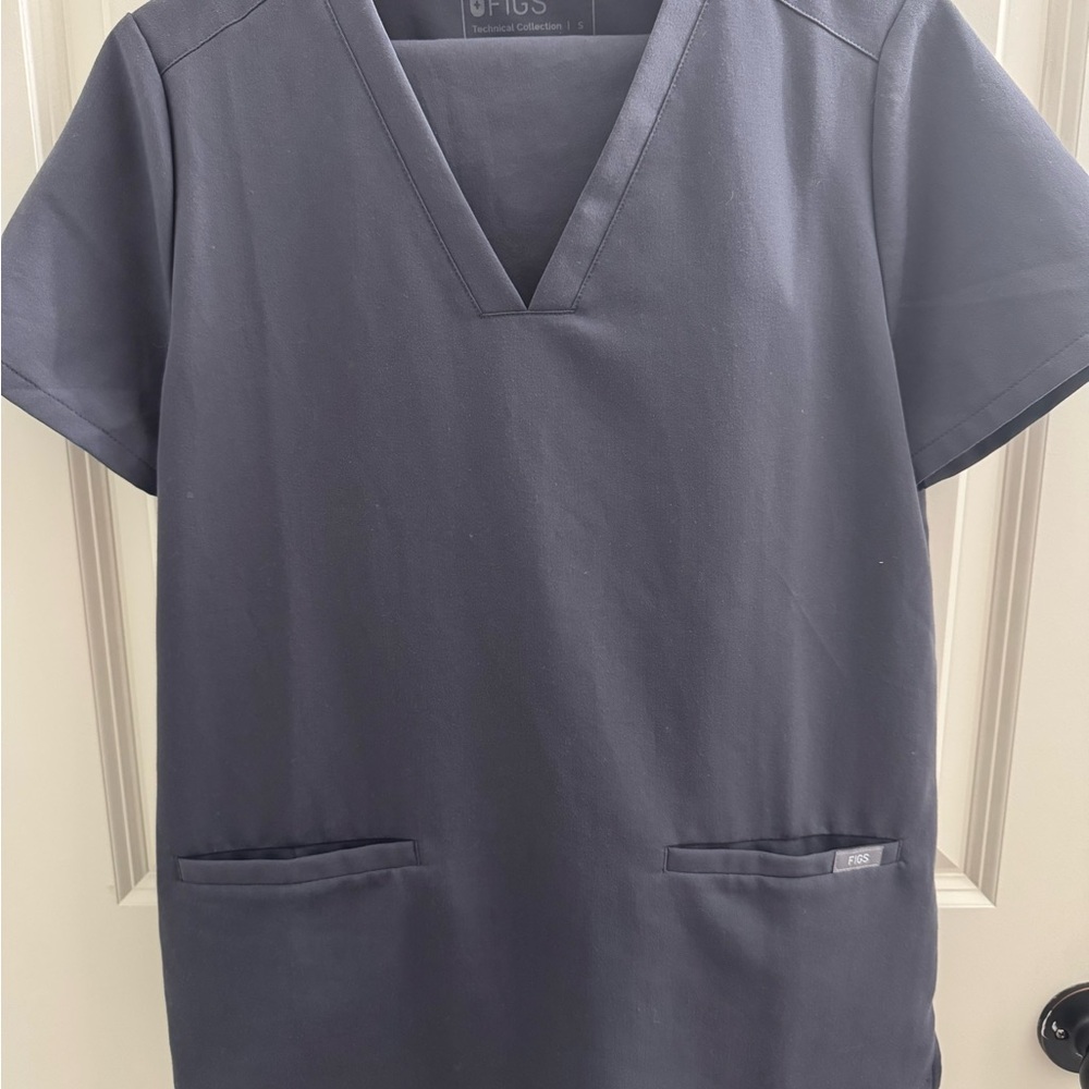 FIGS Charcoal Scrub Set | Casma Top + Yola High Waisted Pants Petite small